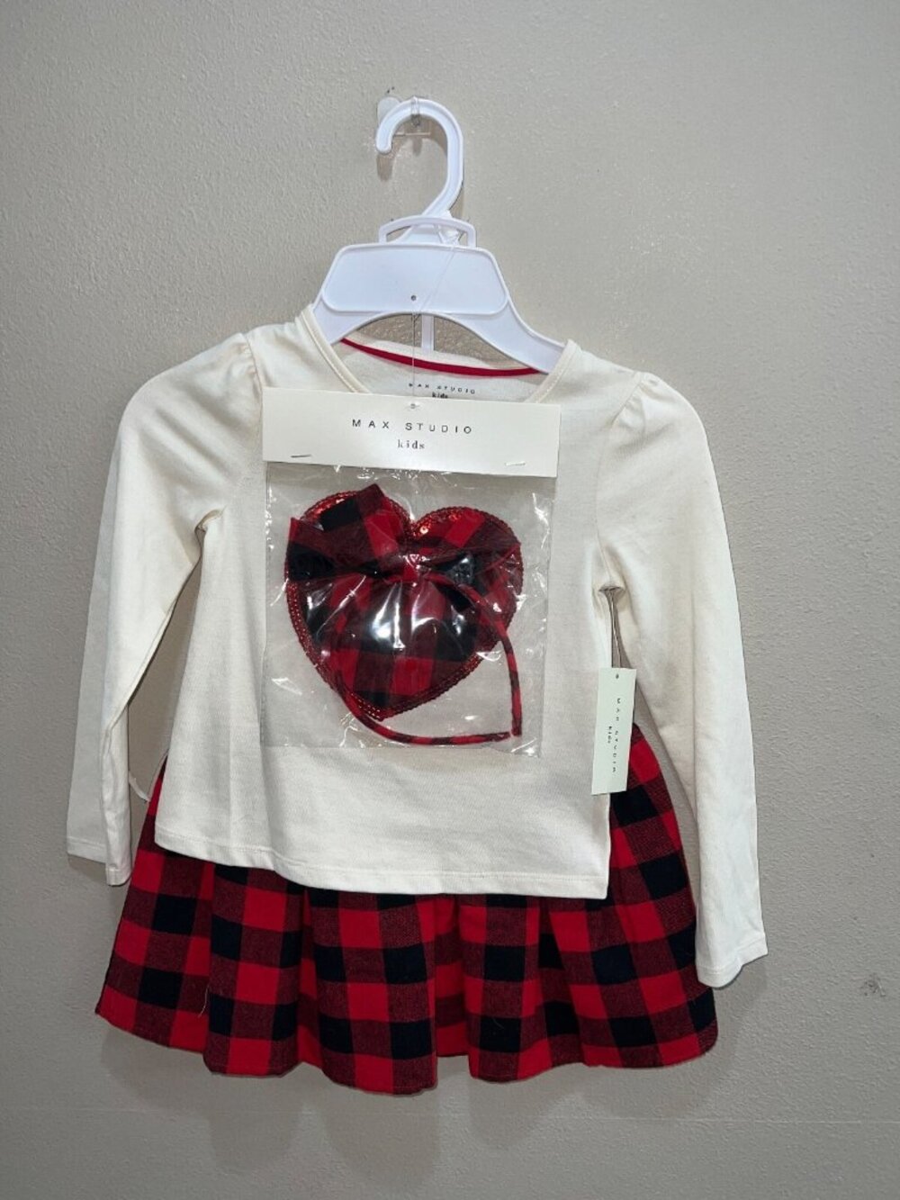 Max Studio Kids Girls Size 4 , 3 Piece Outfit plaid long sleeve heart headband